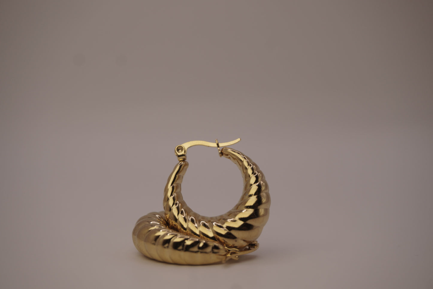 ETERNA Twist Hoops